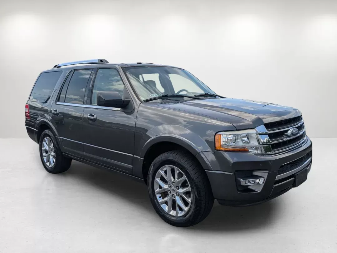 2017 Ford Expedition Limited (1FMJU1KT5HE) with an Twin Turbo Regular Unleaded V-6 3.5 L/213 engine, 6-Speed Automatic w/OD transmission, located at 3959 U.S. 80 W, Phenix City, AL, 36870, (334) 297-4885, 32.469296, -85.135185 - 2017 Ford Expedition Limited - Photo#2