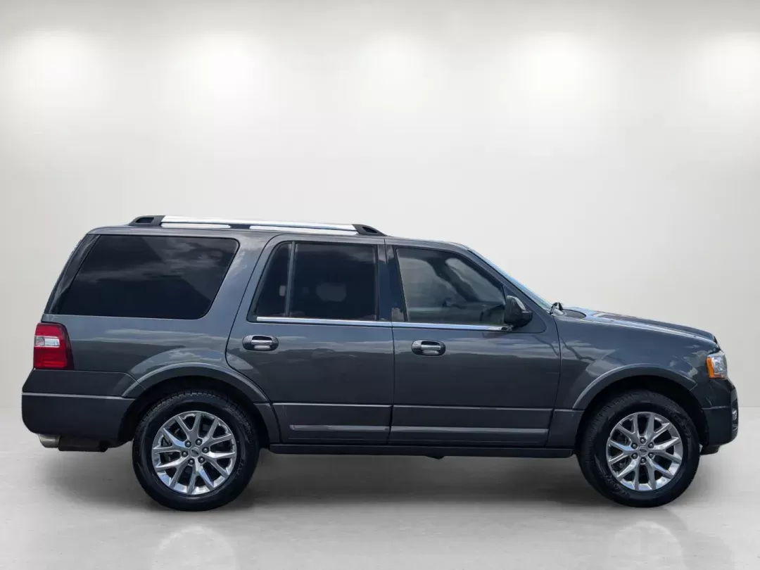 2017 Ford Expedition Limited (1FMJU1KT5HE) with an Twin Turbo Regular Unleaded V-6 3.5 L/213 engine, 6-Speed Automatic w/OD transmission, located at 3959 U.S. 80 W, Phenix City, AL, 36870, (334) 297-4885, 32.469296, -85.135185 - 2017 Ford Expedition Limited - Photo#3