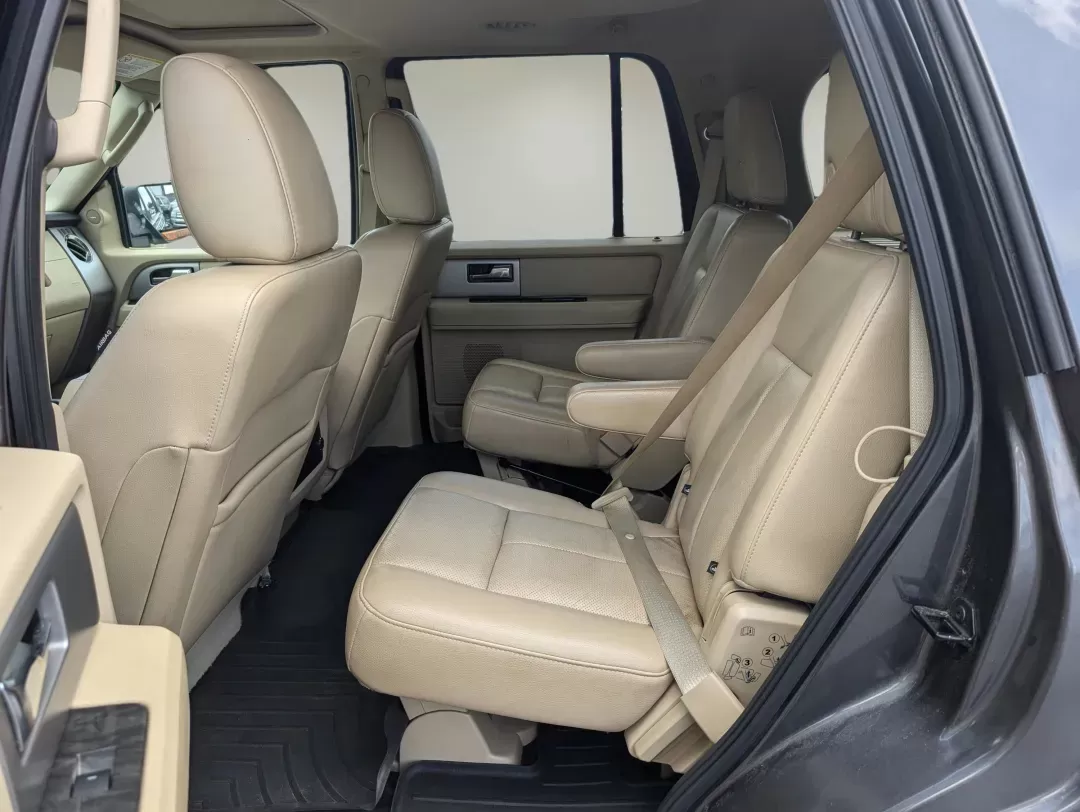 2017 Ford Expedition Limited (1FMJU1KT5HE) with an Twin Turbo Regular Unleaded V-6 3.5 L/213 engine, 6-Speed Automatic w/OD transmission, located at 3959 U.S. 80 W, Phenix City, AL, 36870, (334) 297-4885, 32.469296, -85.135185 - 2017 Ford Expedition Limited - Photo#10
