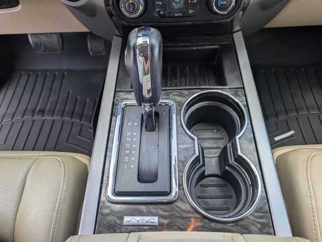 2017 Ford Expedition Limited (1FMJU1KT5HE) with an Twin Turbo Regular Unleaded V-6 3.5 L/213 engine, 6-Speed Automatic w/OD transmission, located at 3959 U.S. 80 W, Phenix City, AL, 36870, (334) 297-4885, 32.469296, -85.135185 - 2017 Ford Expedition Limited - Photo#13