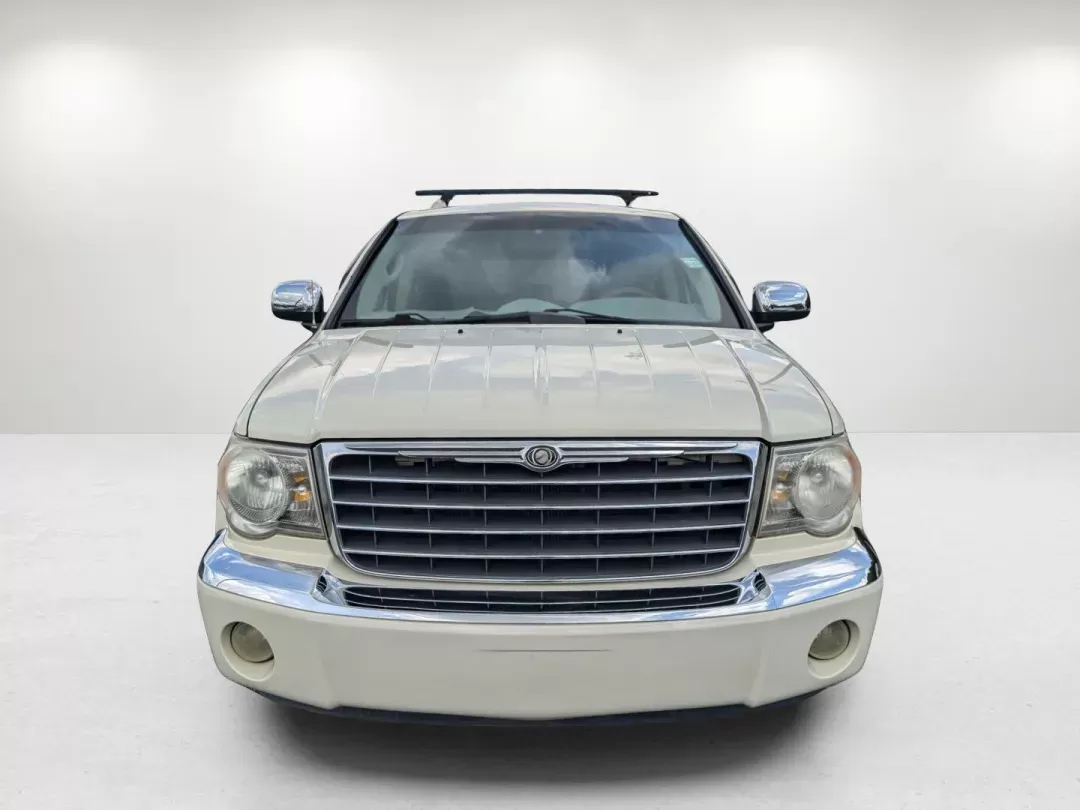 2007 Chrysler Aspen Limited (1A8HX58P57F) with an Gas/Ethanol V8 4.7L/287 engine, 5-Speed Automatic transmission, located at 5115 14th Ave., Columbus, GA, 31904, (706) 323-0345, 32.511494, -84.971046 - 2007 Chrysler Aspen Limited - Photo#1