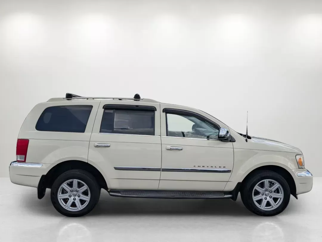 2007 Chrysler Aspen Limited (1A8HX58P57F) with an Gas/Ethanol V8 4.7L/287 engine, 5-Speed Automatic transmission, located at 5115 14th Ave., Columbus, GA, 31904, (706) 323-0345, 32.511494, -84.971046 - 2007 Chrysler Aspen Limited - Photo#3