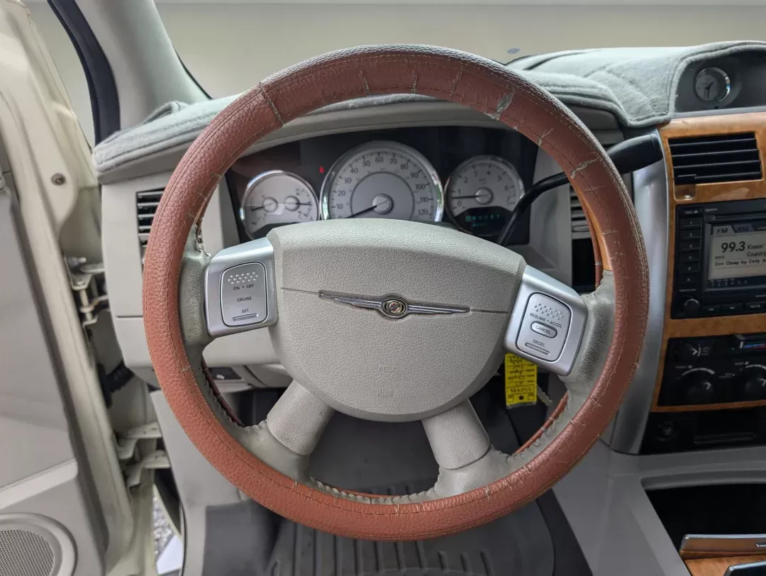 2007 Chrysler Aspen Limited (1A8HX58P57F) with an Gas/Ethanol V8 4.7L/287 engine, 5-Speed Automatic transmission, located at 5115 14th Ave., Columbus, GA, 31904, (706) 323-0345, 32.511494, -84.971046 - 2007 Chrysler Aspen Limited - Photo#15