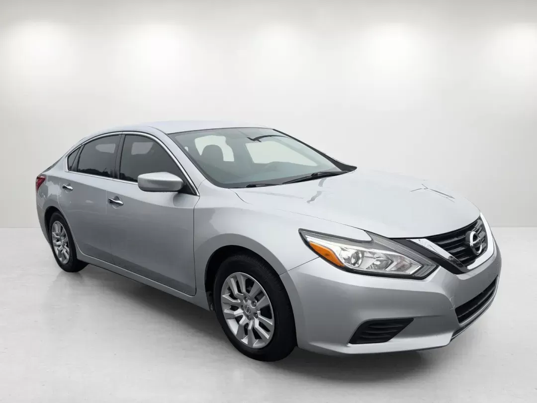 2017 /Charcoal Nissan Altima 2.5 S (1N4AL3AP3HN) with an Regular Unleaded I-4 2.5 L/152 engine, 1-Speed CVT w/OD transmission, located at 3959 U.S. 80 W, Phenix City, AL, 36870, (334) 297-4885, 32.469296, -85.135185 - 2017 Nissan Altima 2.5 S - Photo#2