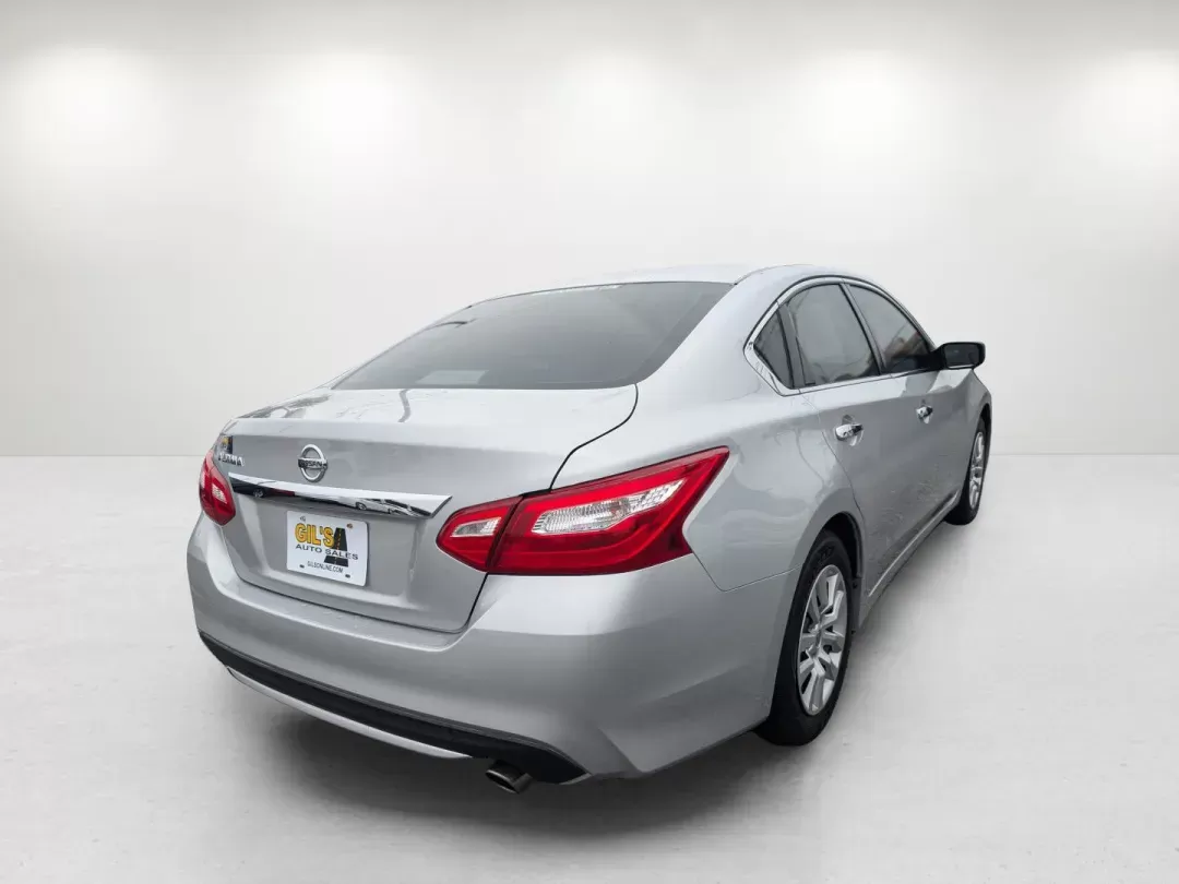 2017 /Charcoal Nissan Altima 2.5 S (1N4AL3AP3HN) with an Regular Unleaded I-4 2.5 L/152 engine, 1-Speed CVT w/OD transmission, located at 3959 U.S. 80 W, Phenix City, AL, 36870, (334) 297-4885, 32.469296, -85.135185 - 2017 Nissan Altima 2.5 S - Photo#4