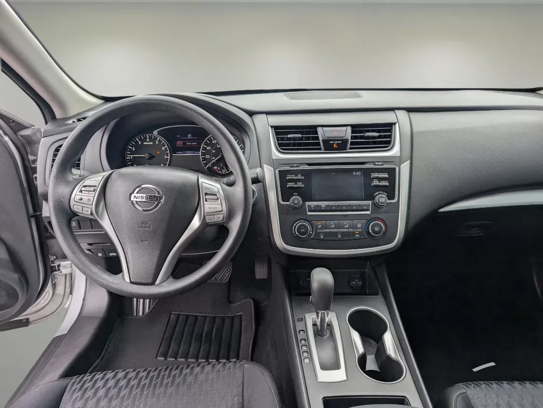 2017 /Charcoal Nissan Altima 2.5 S (1N4AL3AP3HN) with an Regular Unleaded I-4 2.5 L/152 engine, 1-Speed CVT w/OD transmission, located at 3959 U.S. 80 W, Phenix City, AL, 36870, (334) 297-4885, 32.469296, -85.135185 - 2017 Nissan Altima 2.5 S - Photo#11
