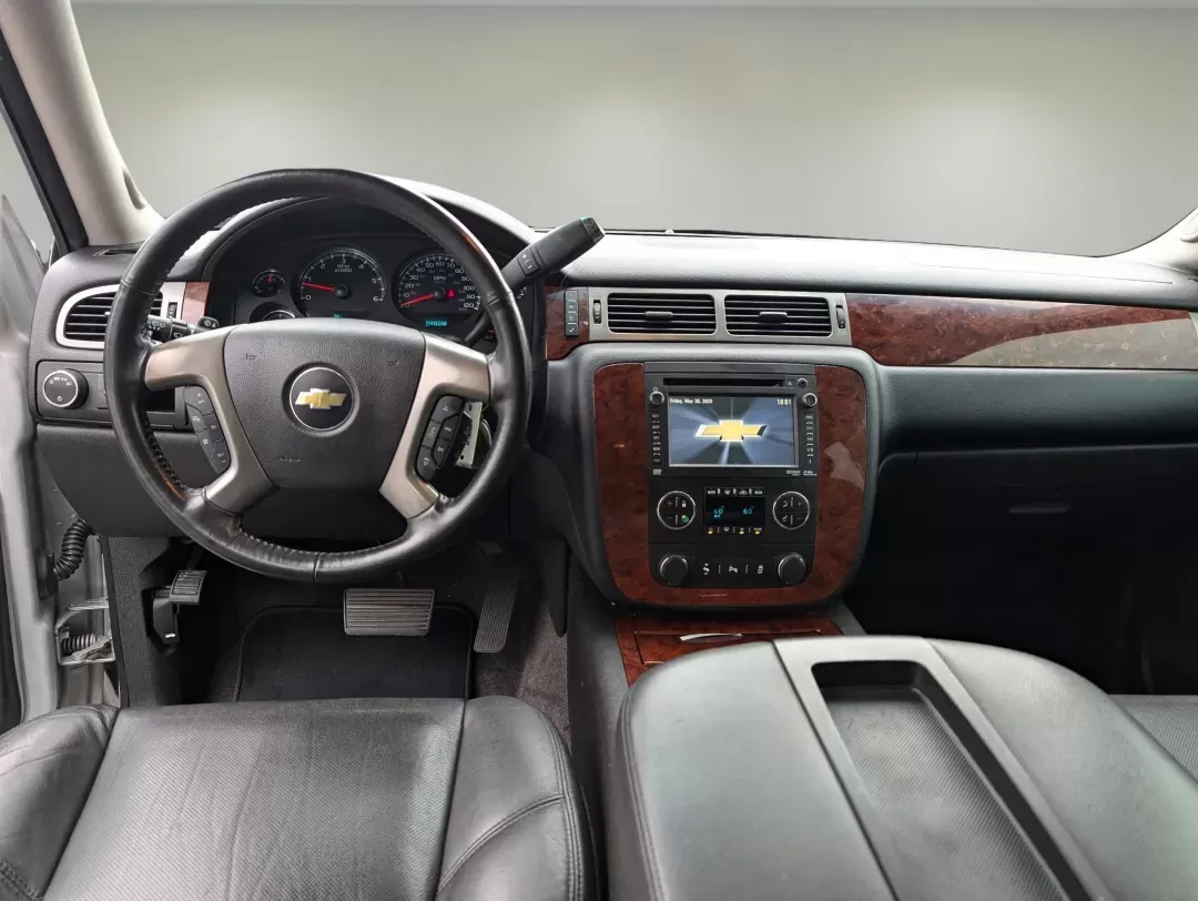2012 /Ebony Chevrolet Suburban LTZ (1GNSCKE05CR) with an Gas/Ethanol V8 5.3L/323 engine, 6-Speed Automatic transmission, located at 3959 U.S. 80 W, Phenix City, AL, 36870, (334) 297-4885, 32.469296, -85.135185 - 2012 Chevrolet Suburban LTZ - Photo#12