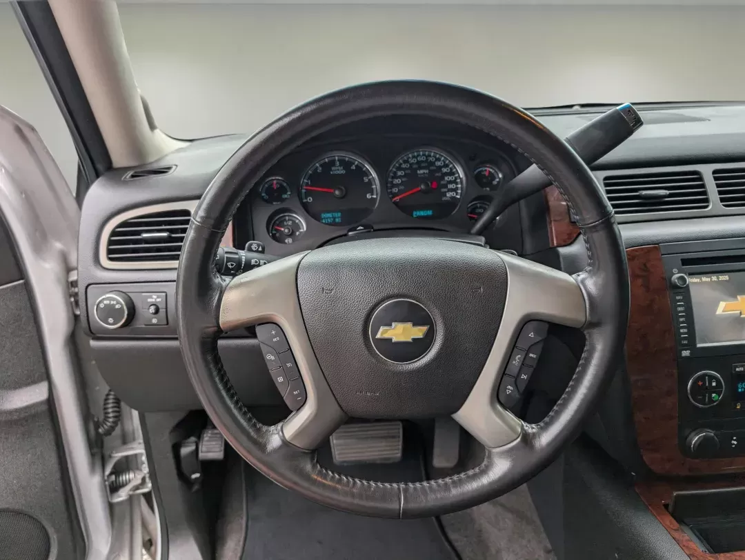 2012 /Ebony Chevrolet Suburban LTZ (1GNSCKE05CR) with an Gas/Ethanol V8 5.3L/323 engine, 6-Speed Automatic transmission, located at 3959 U.S. 80 W, Phenix City, AL, 36870, (334) 297-4885, 32.469296, -85.135185 - 2012 Chevrolet Suburban LTZ - Photo#15