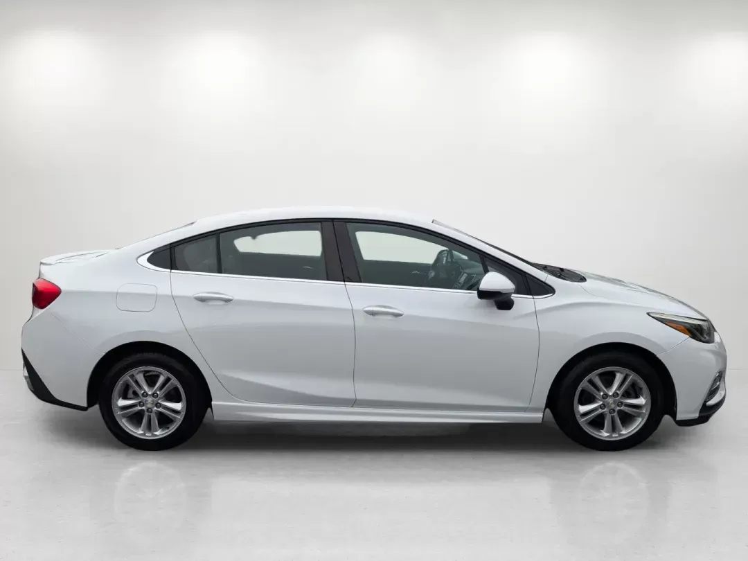 2017 /Jet Black Chevrolet Cruze LT (1G1BE5SM3H7) with an Turbocharged Gas I4 1.4L/ engine, 6-Speed Automatic transmission, located at 3959 U.S. 80 W, Phenix City, AL, 36870, (334) 297-4885, 32.469296, -85.135185 - 2017 Chevrolet Cruze LT - Photo#3