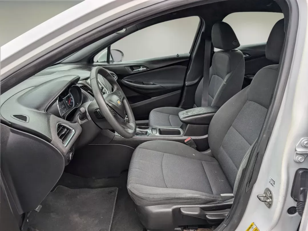 2017 /Jet Black Chevrolet Cruze LT (1G1BE5SM3H7) with an Turbocharged Gas I4 1.4L/ engine, 6-Speed Automatic transmission, located at 3959 U.S. 80 W, Phenix City, AL, 36870, (334) 297-4885, 32.469296, -85.135185 - 2017 Chevrolet Cruze LT - Photo#9