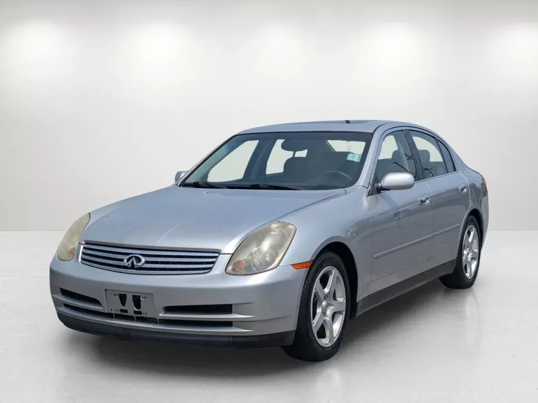 2004 Infiniti G35 Sedan (JNKCV51EX4M) with an Gas V6 3.5L/213 engine, located at 3959 U.S. 80 W, Phenix City, AL, 36870, (334) 297-4885, 32.469296, -85.135185 - 2004 Infiniti G35 Sedan - Photo#1