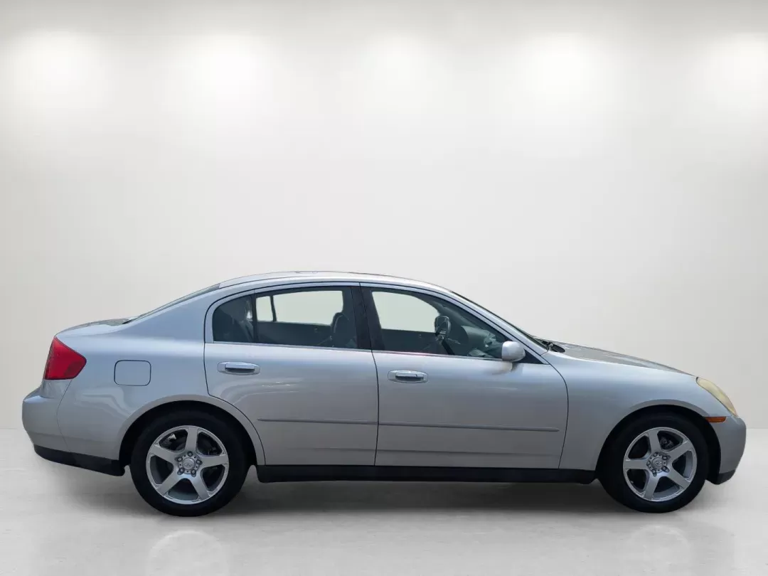 2004 Infiniti G35 Sedan (JNKCV51EX4M) with an Gas V6 3.5L/213 engine, located at 3959 U.S. 80 W, Phenix City, AL, 36870, (334) 297-4885, 32.469296, -85.135185 - 2004 Infiniti G35 Sedan - Photo#4