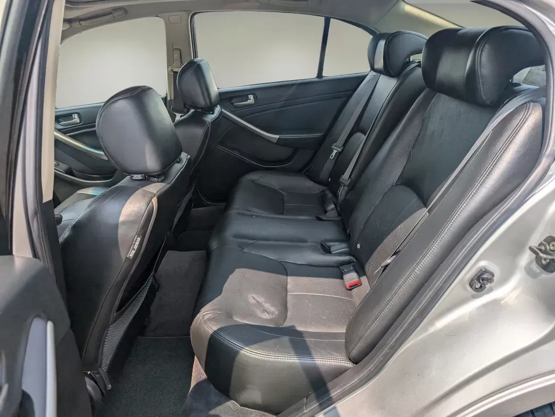 2004 Infiniti G35 Sedan (JNKCV51EX4M) with an Gas V6 3.5L/213 engine, located at 3959 U.S. 80 W, Phenix City, AL, 36870, (334) 297-4885, 32.469296, -85.135185 - 2004 Infiniti G35 Sedan - Photo#11