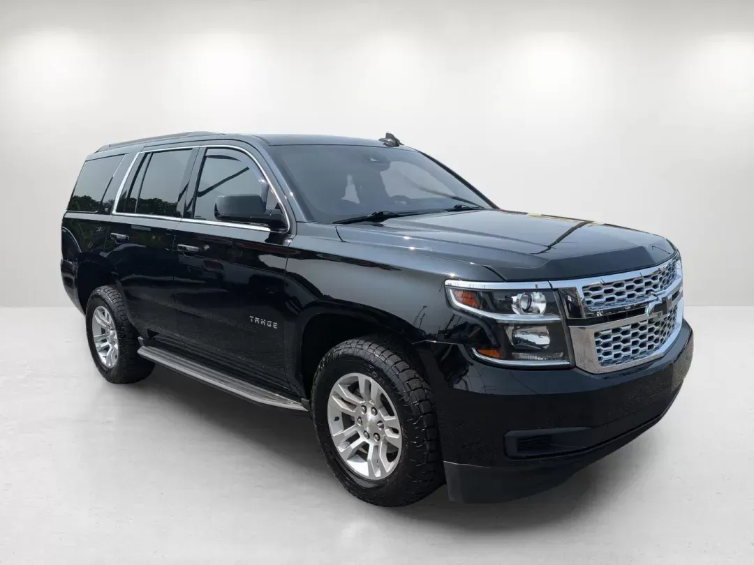 2017 /Jet Black Chevrolet Tahoe LT (1GNSCBKC4HR) with an Gas/Ethanol V8 5.3L/325 engine, 6-Speed Automatic transmission, located at 7000 Northlake Connector, Columbus, GA, 31904, (706) 987-8085, 32.524975, -84.978134 - 2017 Chevrolet Tahoe LT - Photo#2