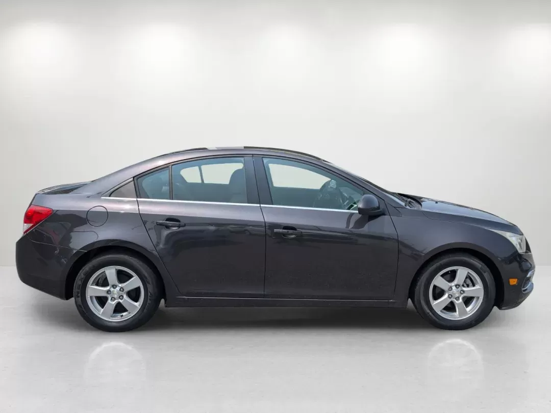 2016 /Jet Black Chevrolet Cruze Limited LT (1G1PE5SB7G7) with an Turbocharged Gas I4 1.4L/83 engine, 6-Speed Automatic transmission, located at 7000 Northlake Connector, Columbus, GA, 31904, (706) 987-8085, 32.524975, -84.978134 - 2016 Chevrolet Cruze Limited LT - Photo#3