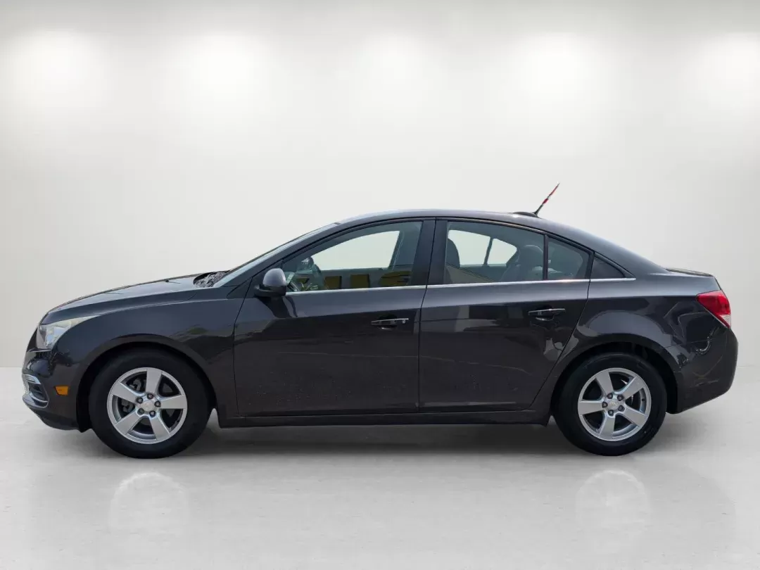 2016 /Jet Black Chevrolet Cruze Limited LT (1G1PE5SB7G7) with an Turbocharged Gas I4 1.4L/83 engine, 6-Speed Automatic transmission, located at 7000 Northlake Connector, Columbus, GA, 31904, (706) 987-8085, 32.524975, -84.978134 - 2016 Chevrolet Cruze Limited LT - Photo#7