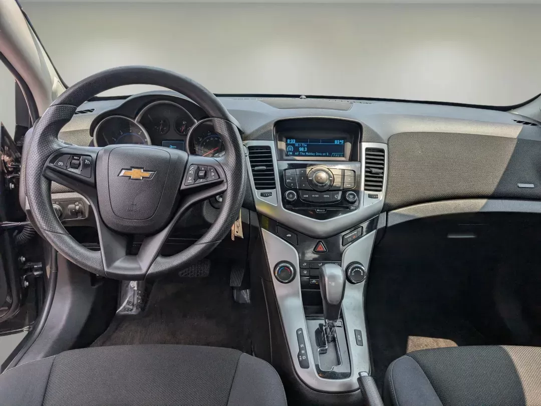 2016 /Jet Black Chevrolet Cruze Limited LT (1G1PE5SB7G7) with an Turbocharged Gas I4 1.4L/83 engine, 6-Speed Automatic transmission, located at 7000 Northlake Connector, Columbus, GA, 31904, (706) 987-8085, 32.524975, -84.978134 - 2016 Chevrolet Cruze Limited LT - Photo#11