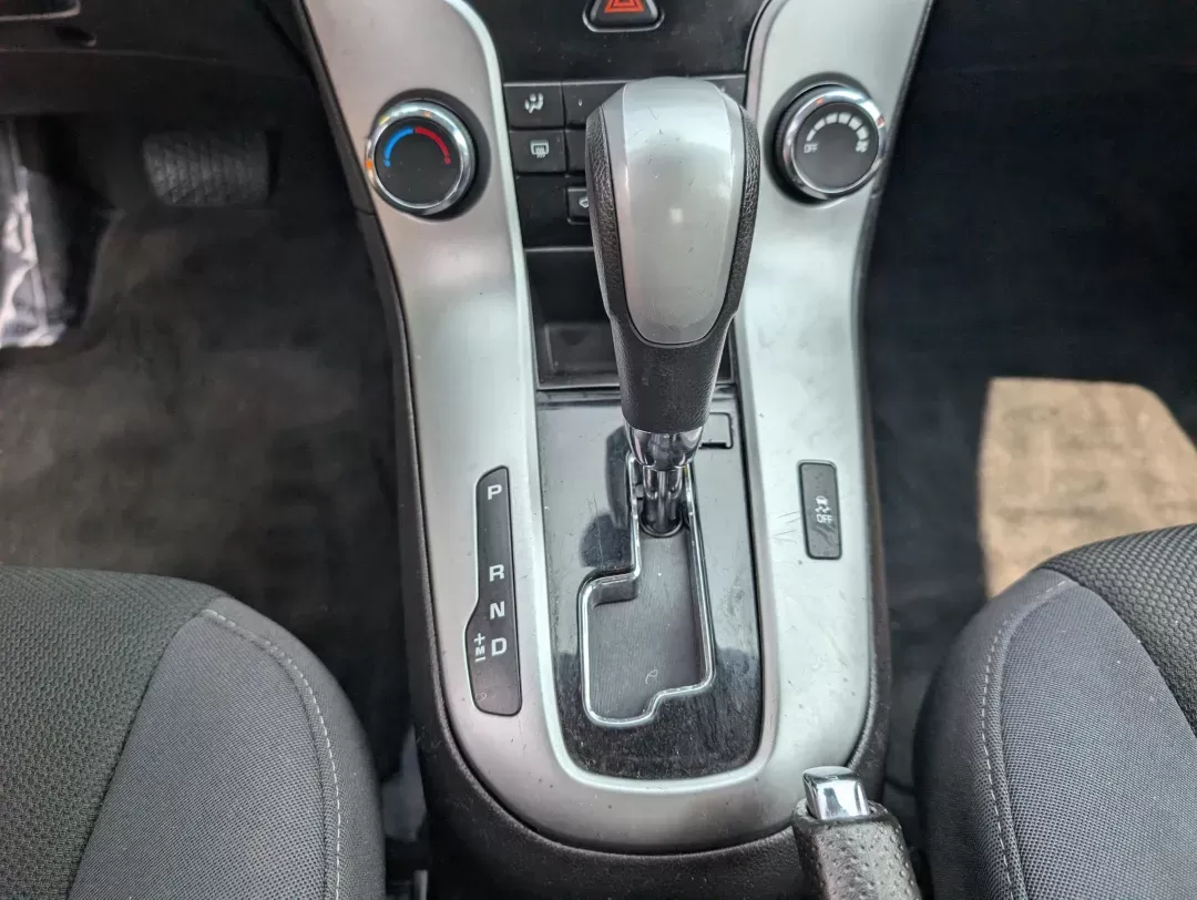 2016 /Jet Black Chevrolet Cruze Limited LT (1G1PE5SB7G7) with an Turbocharged Gas I4 1.4L/83 engine, 6-Speed Automatic transmission, located at 7000 Northlake Connector, Columbus, GA, 31904, (706) 987-8085, 32.524975, -84.978134 - 2016 Chevrolet Cruze Limited LT - Photo#12