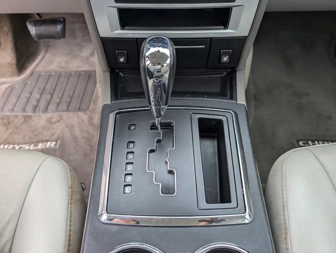 2010 /Dark Khaki/Light Gray Stone Chrysler 300 Touring Signature (2C3CA5CV4AH) with an Gas V6 3.5L/215 engine, 4-Speed Automatic transmission, located at 3959 U.S. 80 W, Phenix City, AL, 36870, (334) 297-4885, 32.469296, -85.135185 - 2010 Chrysler 300 Touring Signature - Photo#13