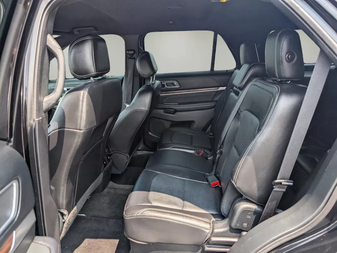 2017 Ford Explorer Limited (1FM5K7F85HG) with an Regular Unleaded V-6 3.5 L/213 engine, 6-Speed Automatic w/OD transmission, located at 5115 14th Ave., Columbus, GA, 31904, (706) 323-0345, 32.511494, -84.971046 - 2017 Ford Explorer Limited - Photo#10