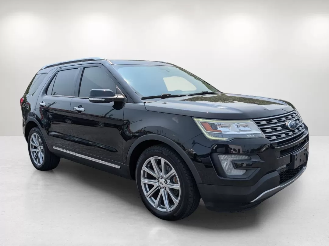 2017 Ford Explorer Limited (1FM5K7F85HG) with an Other engine, located at 804 22nd Ave, Phenix City, AL, 36870, (334) 297-1860, 32.484749, -85.024475 - **Embark on Your Next Adventure with the 2017 Ford Explorer Limited at Gils Auto - Columbus!**<br /> <br /> Are you seeking the perfect vehicle for family road trips, daily commutes, or weekend getaways? Look no further! The 2017 Ford Explorer Limited is an exceptional SUV that offers space, comfort - Photo#2