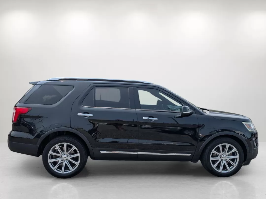 2017 Ford Explorer Limited (1FM5K7F85HG) with an Other engine, located at 804 22nd Ave, Phenix City, AL, 36870, (334) 297-1860, 32.484749, -85.024475 - **Embark on Your Next Adventure with the 2017 Ford Explorer Limited at Gils Auto - Columbus!**<br /> <br /> Are you seeking the perfect vehicle for family road trips, daily commutes, or weekend getaways? Look no further! The 2017 Ford Explorer Limited is an exceptional SUV that offers space, comfort - Photo#3