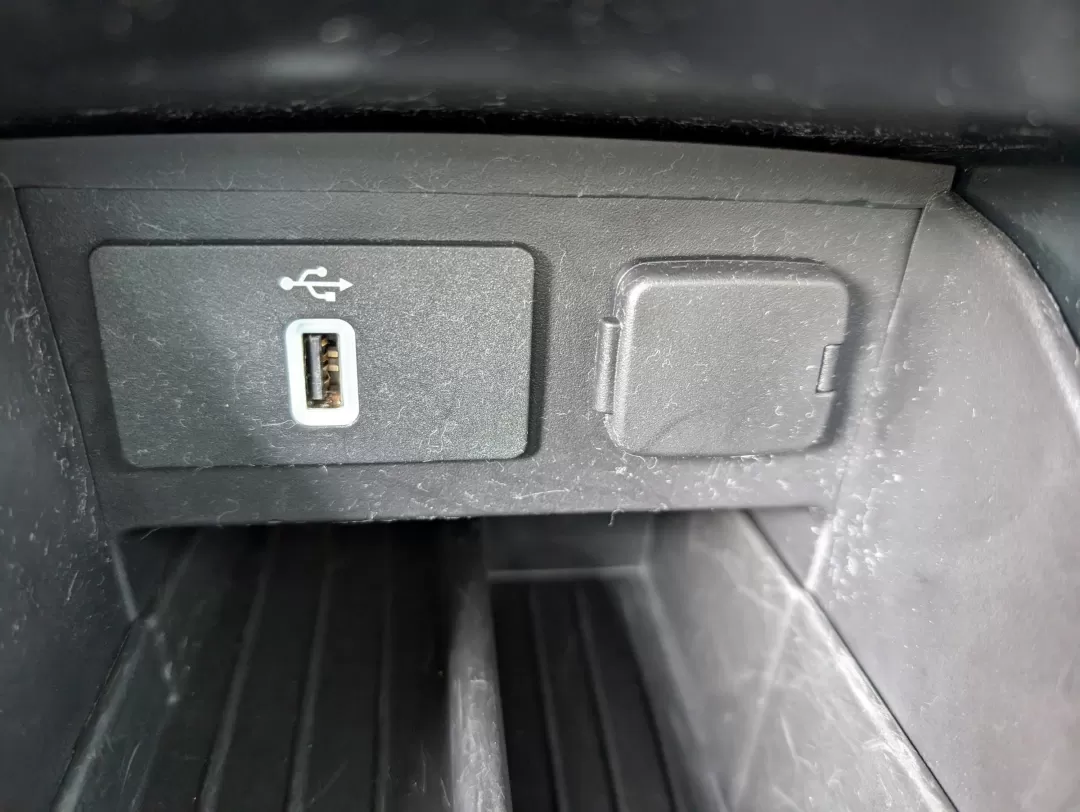 2017 Ford Explorer Limited (1FM5K7F85HG) with an Other engine, located at 804 22nd Ave, Phenix City, AL, 36870, (334) 297-1860, 32.484749, -85.024475 - **Embark on Your Next Adventure with the 2017 Ford Explorer Limited at Gils Auto - Columbus!**<br /> <br /> Are you seeking the perfect vehicle for family road trips, daily commutes, or weekend getaways? Look no further! The 2017 Ford Explorer Limited is an exceptional SUV that offers space, comfort - Photo#13