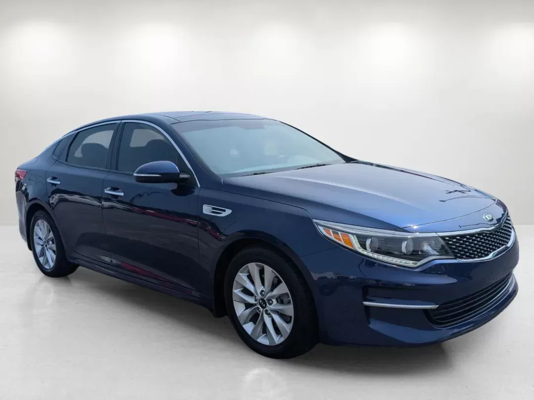 2016 /Gray Kia Optima EX (5XXGU4L37GG) with an Regular Unleaded I-4 2.4 L/144 engine, 6-Speed Automatic w/OD transmission, located at 3959 U.S. 80 W, Phenix City, AL, 36870, (334) 297-4885, 32.469296, -85.135185 - 2016 Kia Optima EX - Photo#3