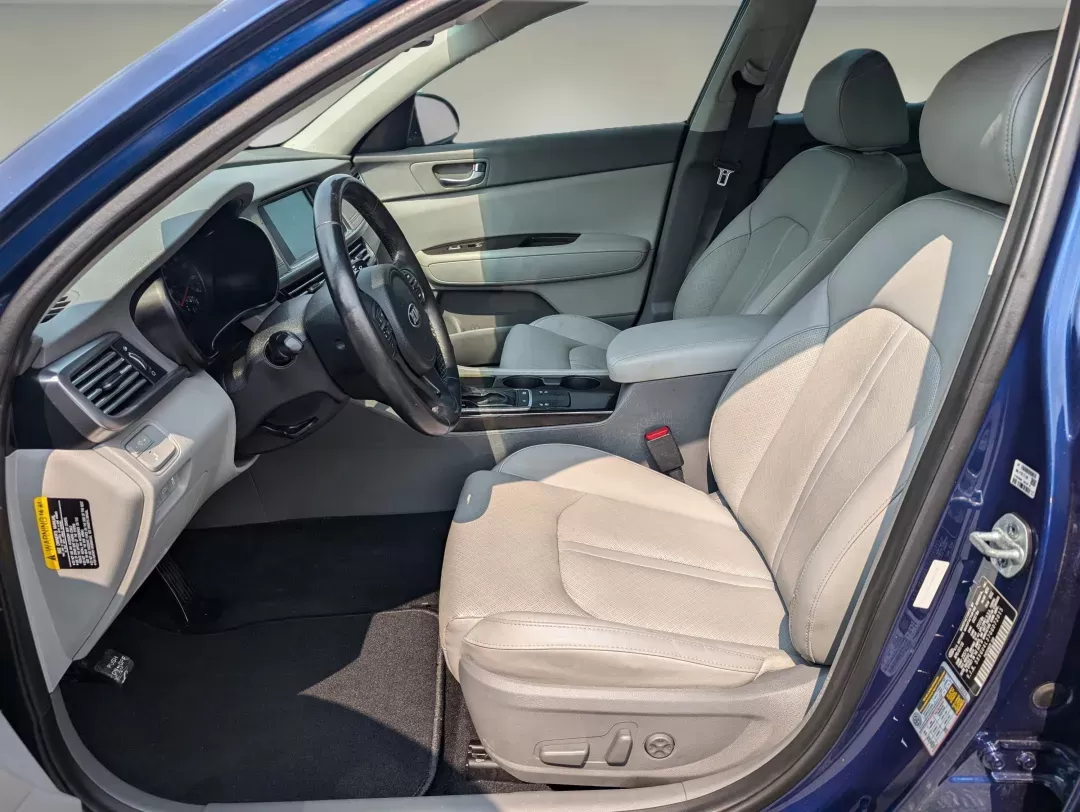 2016 /Gray Kia Optima EX (5XXGU4L37GG) with an Regular Unleaded I-4 2.4 L/144 engine, 6-Speed Automatic w/OD transmission, located at 3959 U.S. 80 W, Phenix City, AL, 36870, (334) 297-4885, 32.469296, -85.135185 - 2016 Kia Optima EX - Photo#10