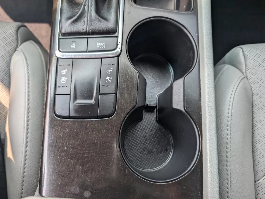 2016 /Gray Kia Optima EX (5XXGU4L37GG) with an Regular Unleaded I-4 2.4 L/144 engine, 6-Speed Automatic w/OD transmission, located at 3959 U.S. 80 W, Phenix City, AL, 36870, (334) 297-4885, 32.469296, -85.135185 - 2016 Kia Optima EX - Photo#13