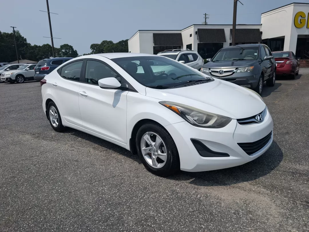 2015 /Gray Hyundai Elantra SE (5NPDH4AE7FH) with an Regular Unleaded I-4 1.8 L/110 engine, 6-Speed Automatic w/OD transmission, located at 3959 U.S. 80 W, Phenix City, AL, 36870, (334) 297-4885, 32.469296, -85.135185 - 2015 Hyundai Elantra SE - Photo#2