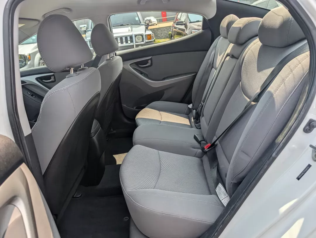 2015 /Gray Hyundai Elantra SE (5NPDH4AE7FH) with an Regular Unleaded I-4 1.8 L/110 engine, 6-Speed Automatic w/OD transmission, located at 3959 U.S. 80 W, Phenix City, AL, 36870, (334) 297-4885, 32.469296, -85.135185 - 2015 Hyundai Elantra SE - Photo#10