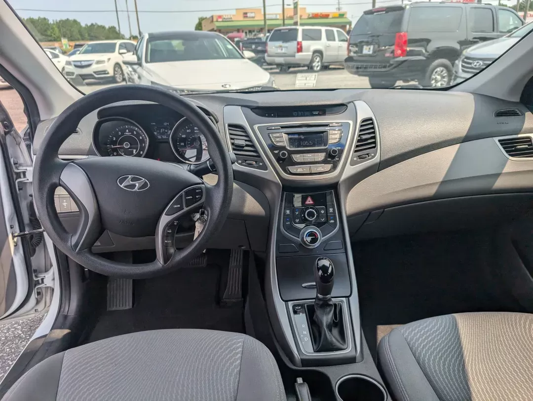 2015 /Gray Hyundai Elantra SE (5NPDH4AE7FH) with an Regular Unleaded I-4 1.8 L/110 engine, 6-Speed Automatic w/OD transmission, located at 3959 U.S. 80 W, Phenix City, AL, 36870, (334) 297-4885, 32.469296, -85.135185 - 2015 Hyundai Elantra SE - Photo#11