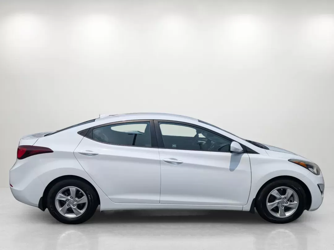 2015 /Gray Hyundai Elantra SE (5NPDH4AE7FH) with an Regular Unleaded I-4 1.8 L/110 engine, 6-Speed Automatic w/OD transmission, located at 3959 U.S. 80 W, Phenix City, AL, 36870, (334) 297-4885, 32.469296, -85.135185 - 2015 Hyundai Elantra SE - Photo#4
