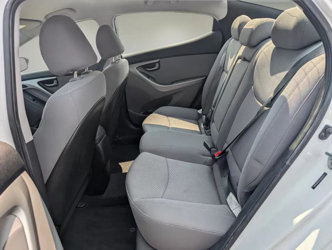 2015 /Gray Hyundai Elantra SE (5NPDH4AE7FH) with an Regular Unleaded I-4 1.8 L/110 engine, 6-Speed Automatic w/OD transmission, located at 3959 U.S. 80 W, Phenix City, AL, 36870, (334) 297-4885, 32.469296, -85.135185 - 2015 Hyundai Elantra SE - Photo#11