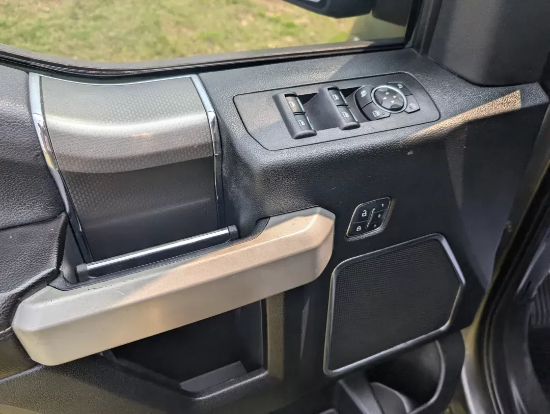 2016 Ford F-150 Lariat (1FTEW1EF5GK) with an Regular Unleaded V-8 5.0 L engine, 6-Speed Automatic w/OD transmission, located at 3959 U.S. 80 W, Phenix City, AL, 36870, (334) 297-4885, 32.469296, -85.135185 - 2016 Ford F-150 Lariat - Photo#8