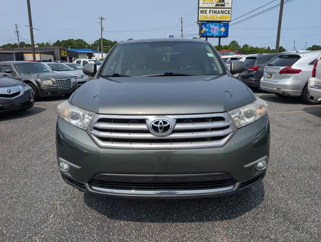 2013 Toyota Highlander Limited (5TDYK3EH3DS) with an Gas V6 3.5L/211 engine, 5-Speed Automatic w/Manual Shift transmission, located at 3959 U.S. 80 W, Phenix City, AL, 36870, (334) 297-4885, 32.469296, -85.135185 - 2013 Toyota Highlander Limited - Photo#1