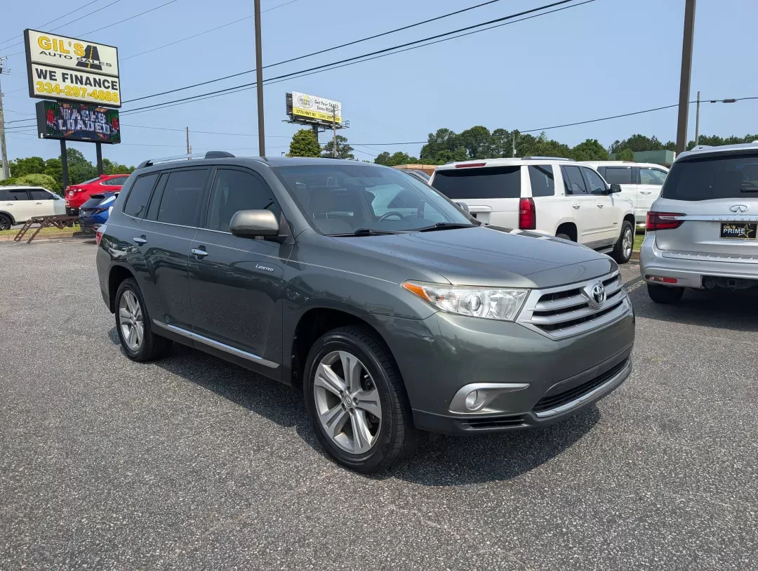 2013 Toyota Highlander Limited (5TDYK3EH3DS) with an Gas V6 3.5L/211 engine, 5-Speed Automatic w/Manual Shift transmission, located at 3959 U.S. 80 W, Phenix City, AL, 36870, (334) 297-4885, 32.469296, -85.135185 - 2013 Toyota Highlander Limited - Photo#2