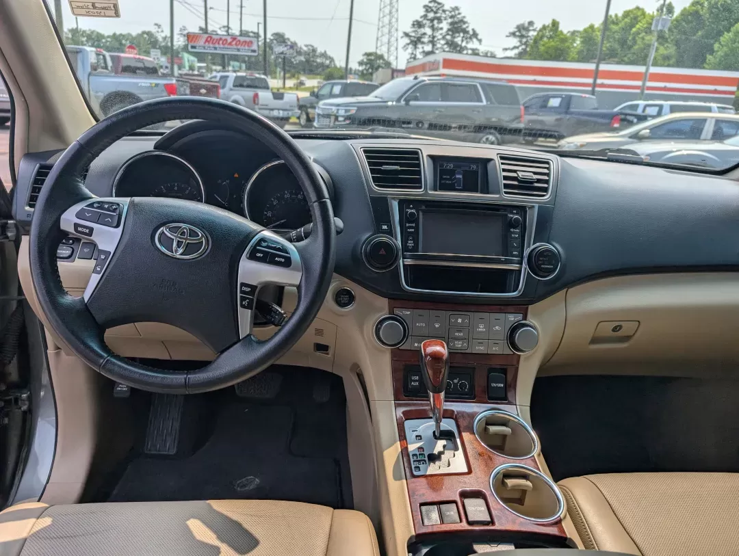 2013 Toyota Highlander Limited (5TDYK3EH3DS) with an Gas V6 3.5L/211 engine, 5-Speed Automatic w/Manual Shift transmission, located at 3959 U.S. 80 W, Phenix City, AL, 36870, (334) 297-4885, 32.469296, -85.135185 - 2013 Toyota Highlander Limited - Photo#12