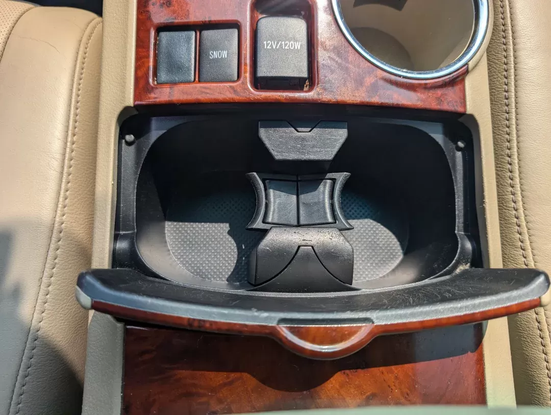2013 Toyota Highlander Limited (5TDYK3EH3DS) with an Gas V6 3.5L/211 engine, 5-Speed Automatic w/Manual Shift transmission, located at 3959 U.S. 80 W, Phenix City, AL, 36870, (334) 297-4885, 32.469296, -85.135185 - 2013 Toyota Highlander Limited - Photo#13