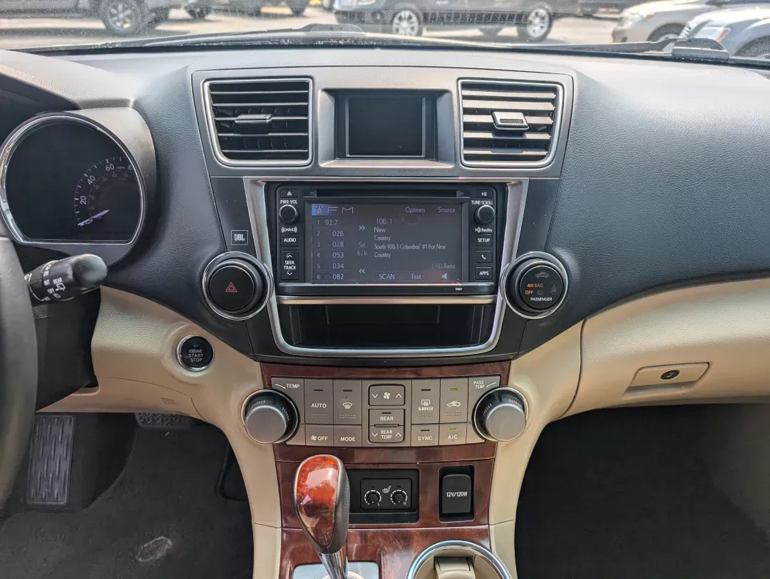 2013 Toyota Highlander Limited (5TDYK3EH3DS) with an Gas V6 3.5L/211 engine, 5-Speed Automatic w/Manual Shift transmission, located at 3959 U.S. 80 W, Phenix City, AL, 36870, (334) 297-4885, 32.469296, -85.135185 - 2013 Toyota Highlander Limited - Photo#15