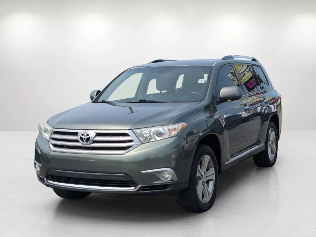 2013 Toyota Highlander Limited (5TDYK3EH3DS) with an Gas V6 3.5L/211 engine, 5-Speed Automatic w/Manual Shift transmission, located at 3959 U.S. 80 W, Phenix City, AL, 36870, (334) 297-4885, 32.469296, -85.135185 - 2013 Toyota Highlander Limited - Photo#1