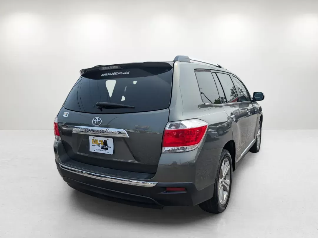 2013 Toyota Highlander Limited (5TDYK3EH3DS) with an Gas V6 3.5L/211 engine, 5-Speed Automatic w/Manual Shift transmission, located at 3959 U.S. 80 W, Phenix City, AL, 36870, (334) 297-4885, 32.469296, -85.135185 - 2013 Toyota Highlander Limited - Photo#5