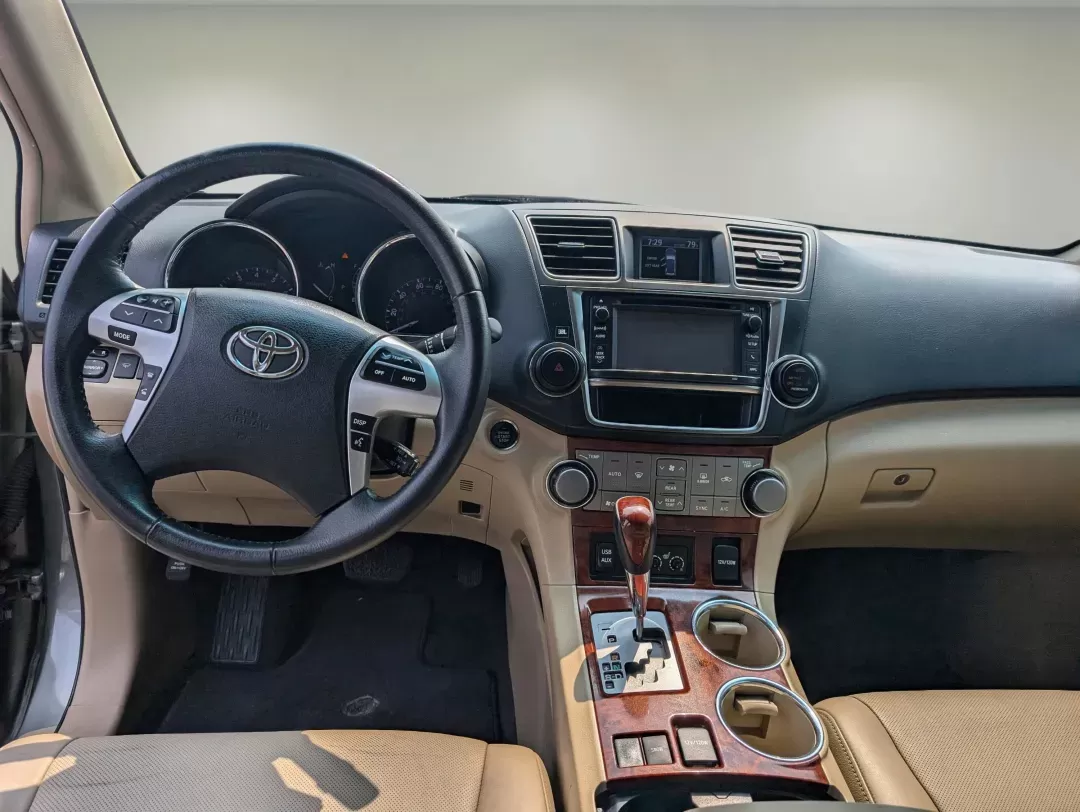2013 Toyota Highlander Limited (5TDYK3EH3DS) with an Gas V6 3.5L/211 engine, 5-Speed Automatic w/Manual Shift transmission, located at 3959 U.S. 80 W, Phenix City, AL, 36870, (334) 297-4885, 32.469296, -85.135185 - 2013 Toyota Highlander Limited - Photo#13