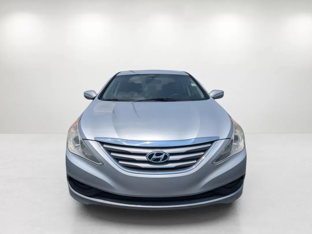 2014 /Gray Hyundai Sonata GLS (5NPEB4AC6EH) with an Regular Unleaded I-4 2.4 L/144 engine, 6-Speed Automatic w/OD transmission, located at 3959 U.S. 80 W, Phenix City, AL, 36870, (334) 297-4885, 32.469296, -85.135185 - 2014 Hyundai Sonata GLS - Photo#2