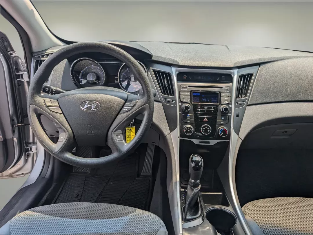 2014 /Gray Hyundai Sonata GLS (5NPEB4AC6EH) with an Regular Unleaded I-4 2.4 L/144 engine, 6-Speed Automatic w/OD transmission, located at 3959 U.S. 80 W, Phenix City, AL, 36870, (334) 297-4885, 32.469296, -85.135185 - 2014 Hyundai Sonata GLS - Photo#12