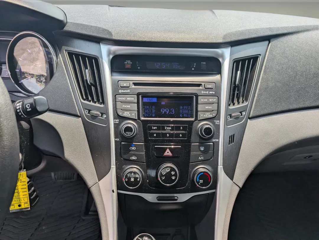 2014 /Gray Hyundai Sonata GLS (5NPEB4AC6EH) with an Regular Unleaded I-4 2.4 L/144 engine, 6-Speed Automatic w/OD transmission, located at 3959 U.S. 80 W, Phenix City, AL, 36870, (334) 297-4885, 32.469296, -85.135185 - 2014 Hyundai Sonata GLS - Photo#13