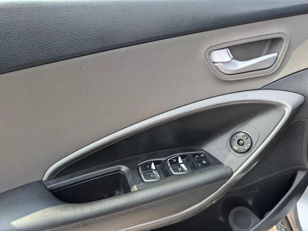 2018 /Gray Hyundai Santa Fe Sport 2.4L (5XYZU3LB5JG) with an Regular Unleaded I-4 2.4 L/144 engine, 6-Speed Automatic w/OD transmission, located at 5115 14th Ave., Columbus, GA, 31904, (706) 323-0345, 32.511494, -84.971046 - 2018 Hyundai Santa Fe Sport 2.4L - Photo#8
