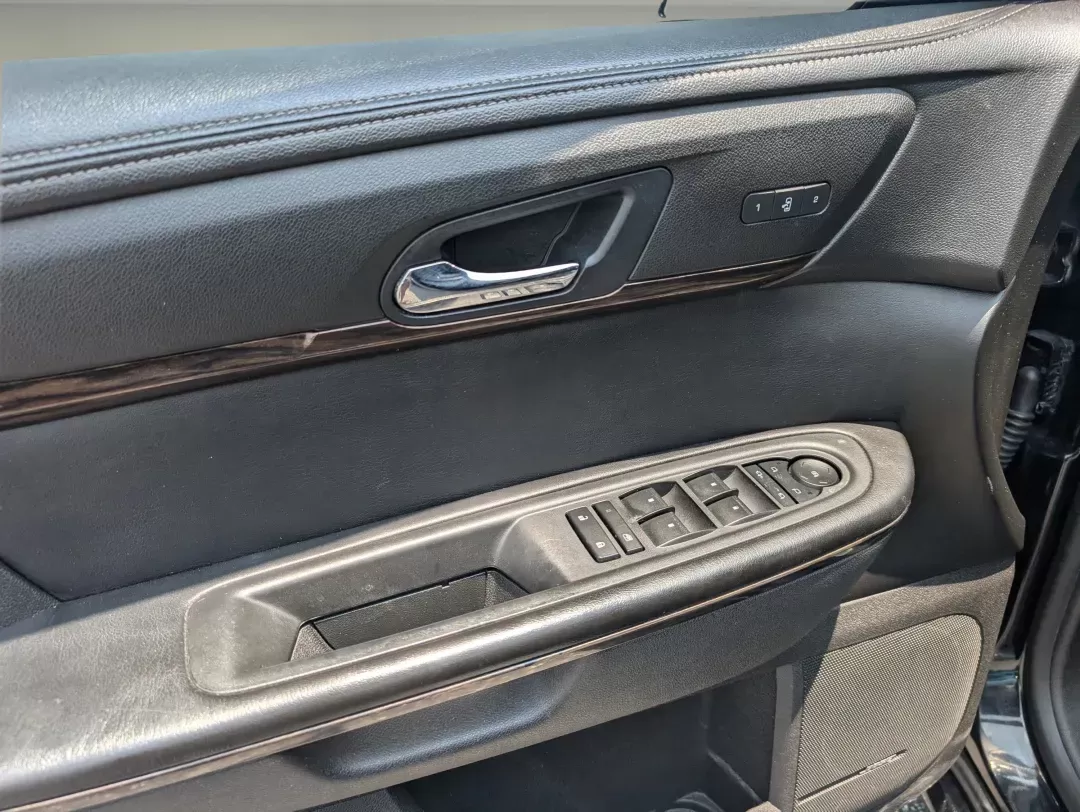 2014 /Ebony GMC Acadia Denali (1GKKRTKDXEJ) with an Gas V6 3.6L/220 engine, 6-Speed Automatic transmission, located at 3959 U.S. 80 W, Phenix City, AL, 36870, (334) 297-4885, 32.469296, -85.135185 - 2014 GMC Acadia Denali - Photo#9