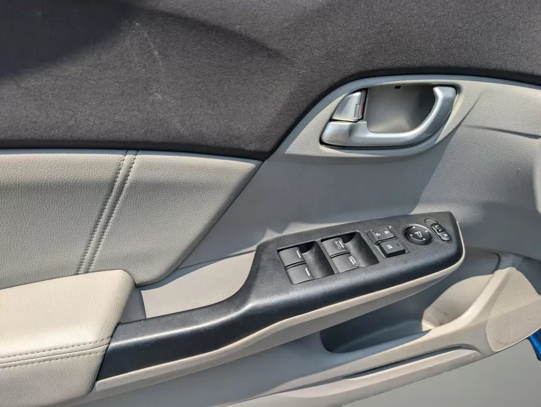 2012 Honda Civic Sdn EX-L (19XFB2F98CE) with an Gas I4 1.8L/110 engine, 5-Speed Automatic transmission, located at 3959 U.S. 80 W, Phenix City, AL, 36870, (334) 297-4885, 32.469296, -85.135185 - 2012 Honda Civic Sdn EX-L - Photo#9